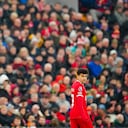 Luis Díaz y de fondo la afición de Liverpool en Anfield