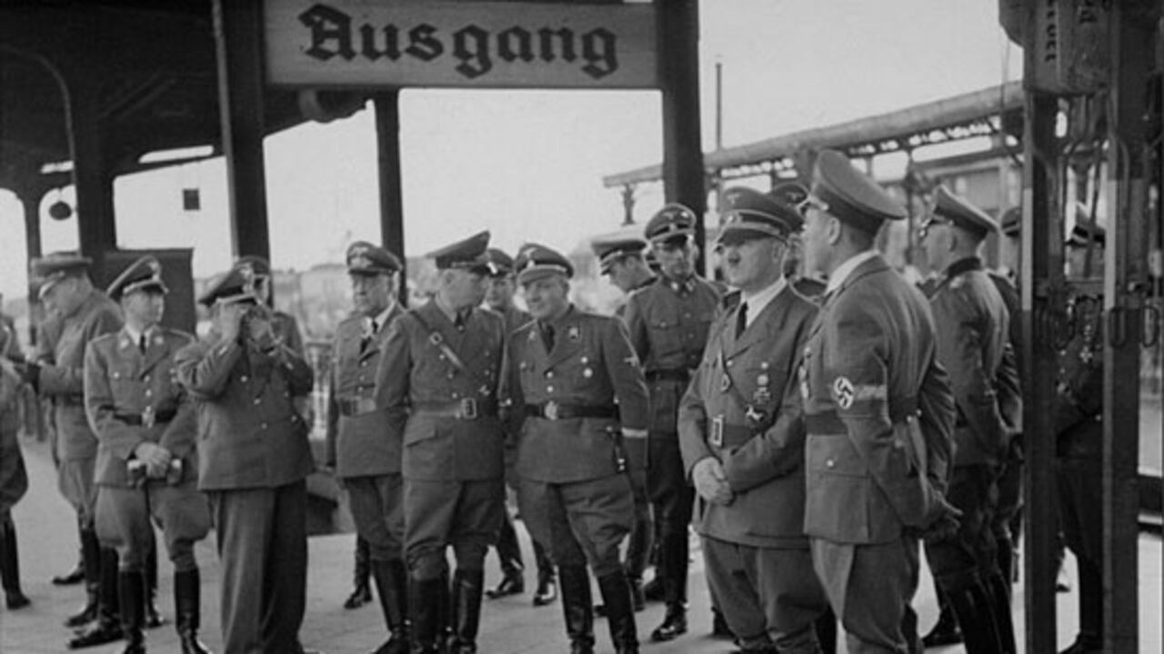 'The Pursuit of the Nazi Mind: Hitler, Hess and the Analysts', es el nombre del libro.