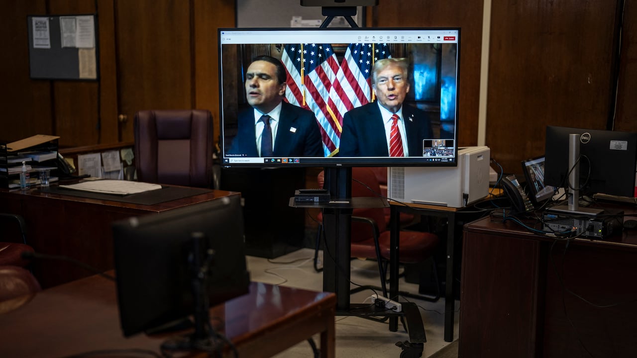 La Corte Suprema de Estados Unidos rechazó el intento de último minuto del presidente electo Donald Trump de detener su sentencia en el caso de sobornos para silenciar a sus clientes.