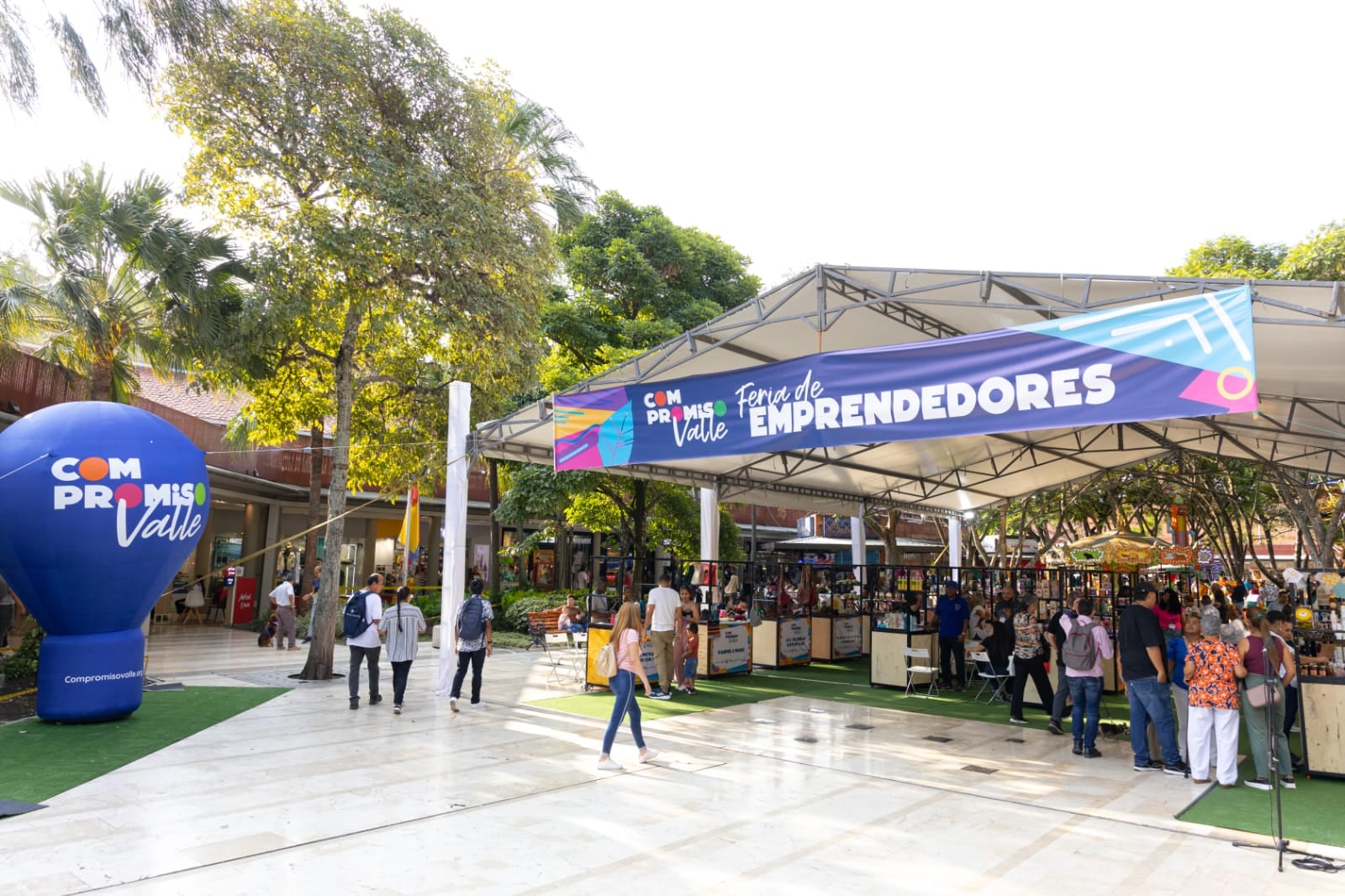 Compromiso Valle se enfoca en seis ejes; Seguridad Alimentaria, Educación, Emprendimiento, Empleabilidad, Liderazgo Sólido, Transformación de proyectos de vida, que han impactado a más de 77 mil participantes en 8 municipios. Foto: Cortesía Propacífico / El País.