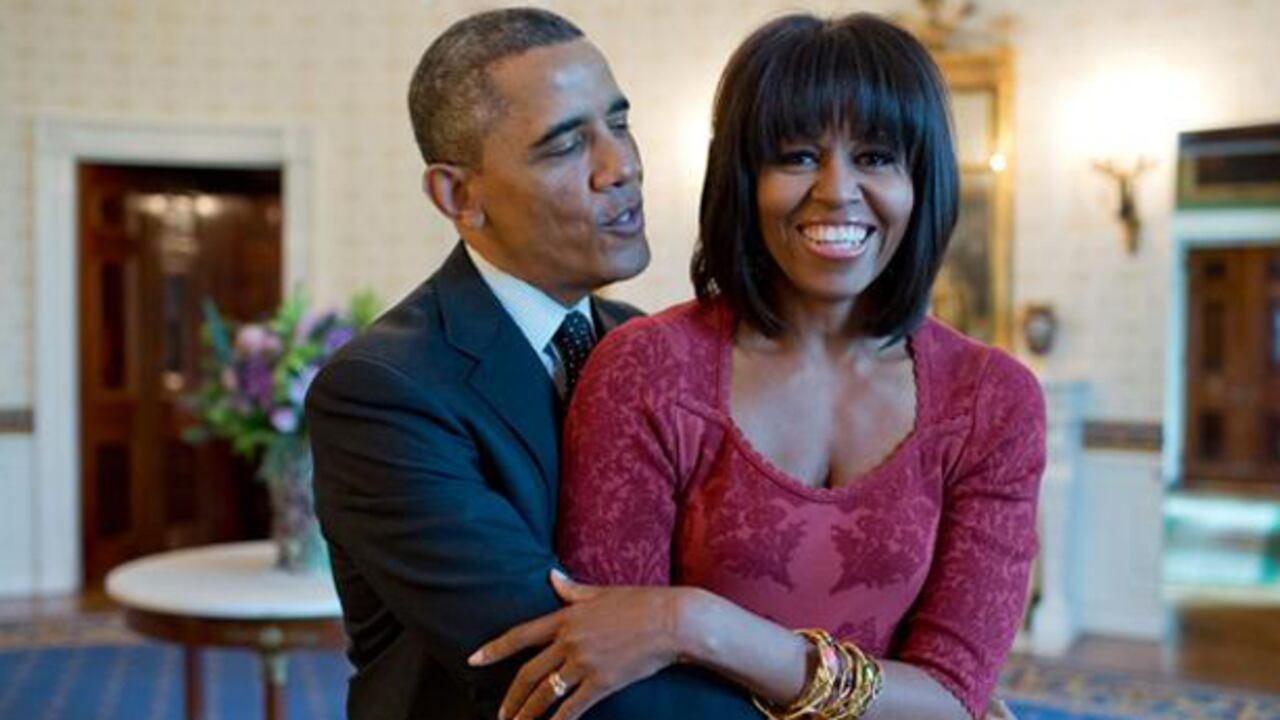 "Feliz cumpleaños Michelle, gracias por todo lo que haces", escribió en su cuenta de Twitter el presidente Barack Obama.