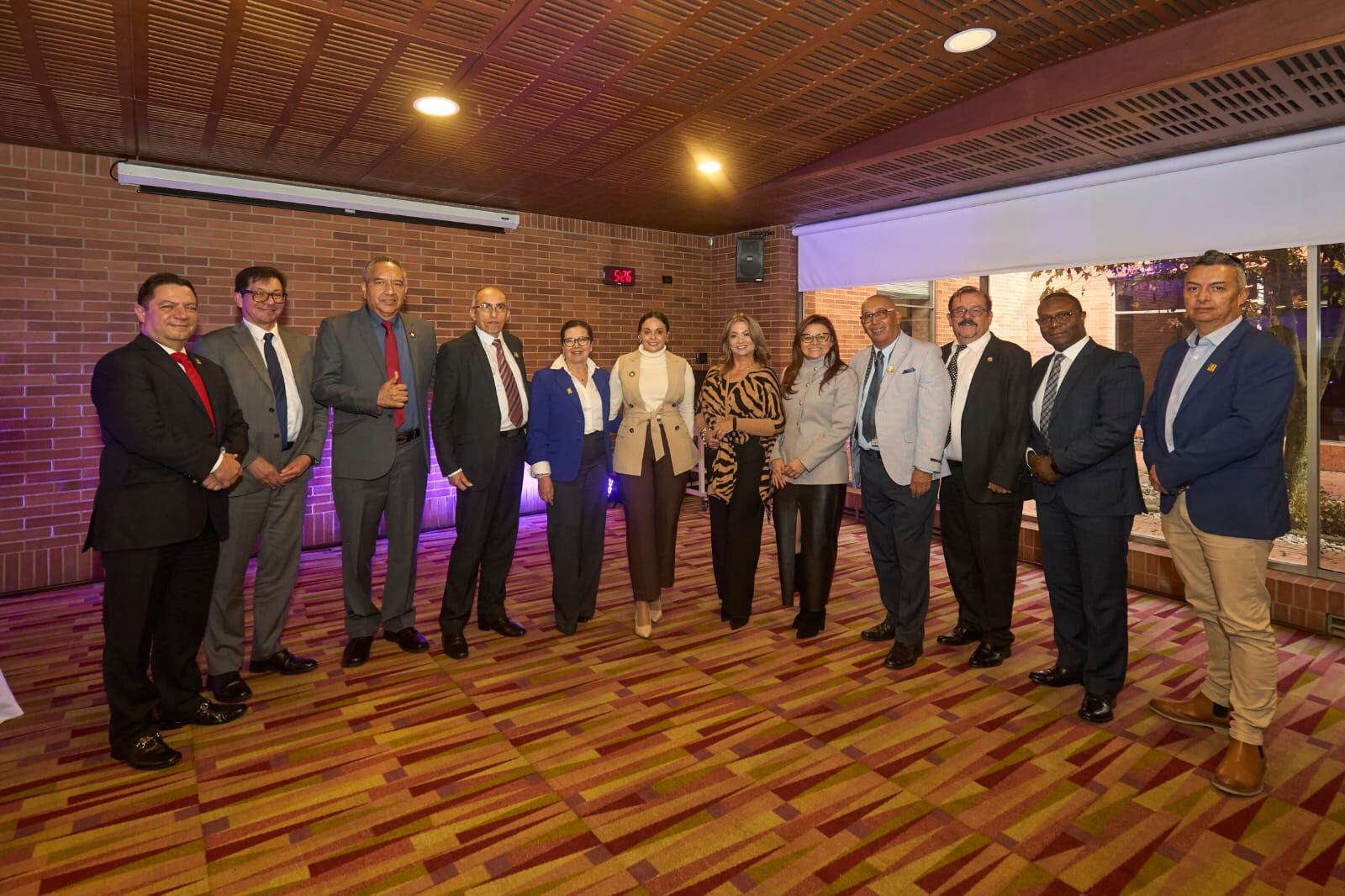 Los sindicatos firmantes fueron Asonal Judicial, Sindicato de Industria, Asonal Judicial, UniserCTI, Sintrafiscalía, Sintrafisgeneral y Unitraj.