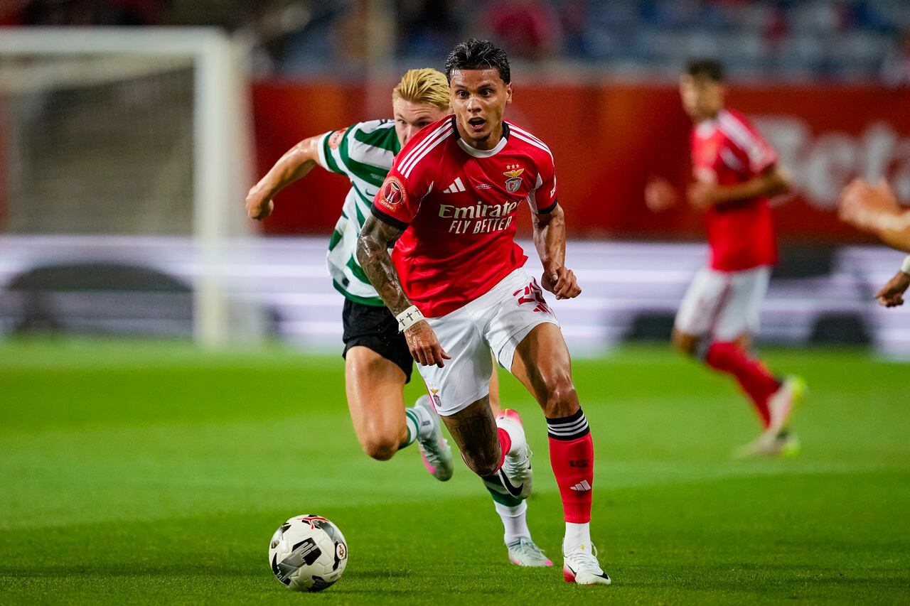 Richard Ríos jugó la Supercopa de Portugal y la ganó con Benfica