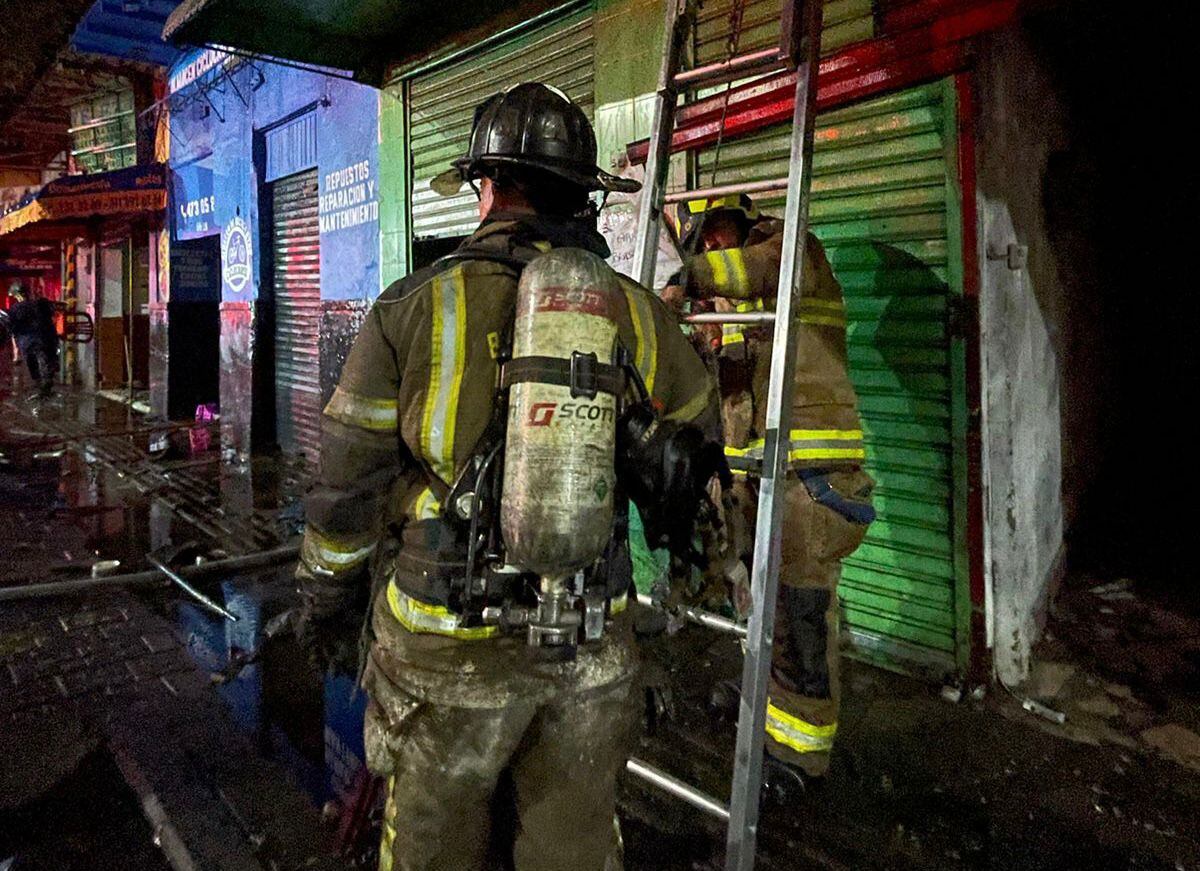 En la edificación funcionan varios establecimientos comerciales dedicados a la mecánica de motocicletas y bicicletas