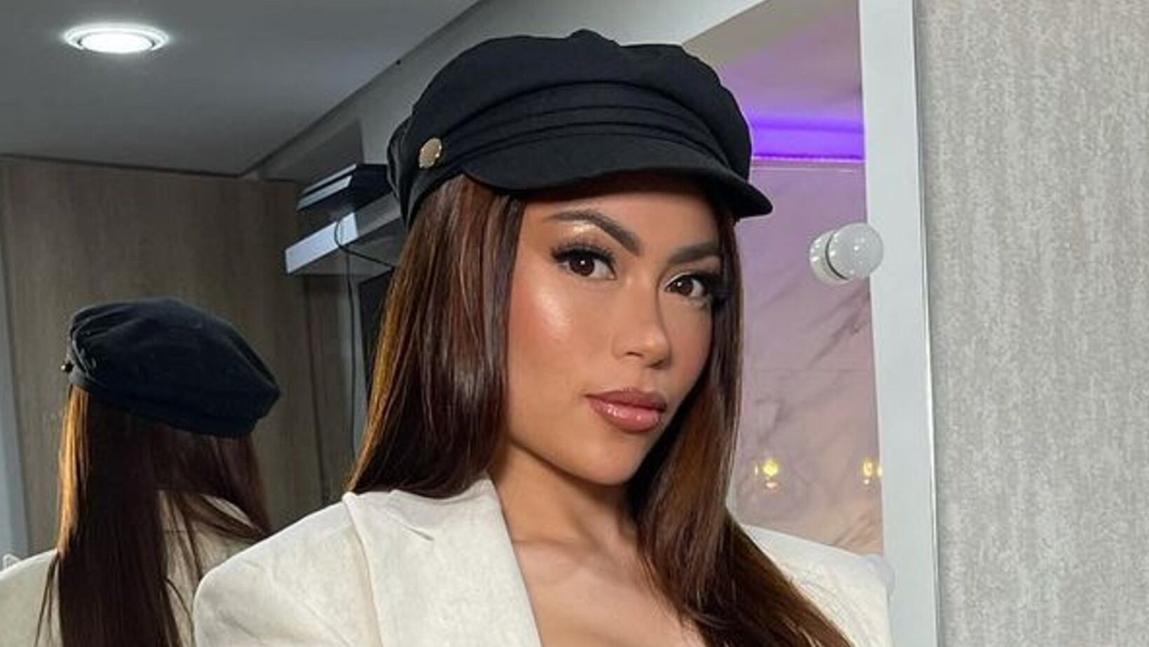 'Epa Colombia', desesperada por plata, ruega que le compren y hasta promete dar su ropa como 'ñapa'