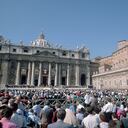 Fuentes religiosas sostienen que el Vaticano está organizando un programa alternativo en caso de que el papa no pueda presidir las ceremonias religiosas.