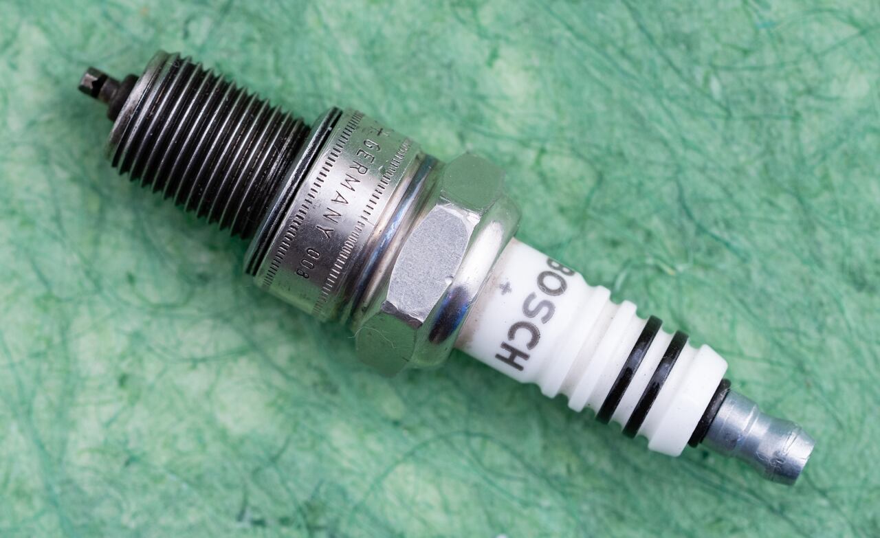 Las bujías son componentes esenciales para el óptimo funcionamiento de los carros con motores de combustión.