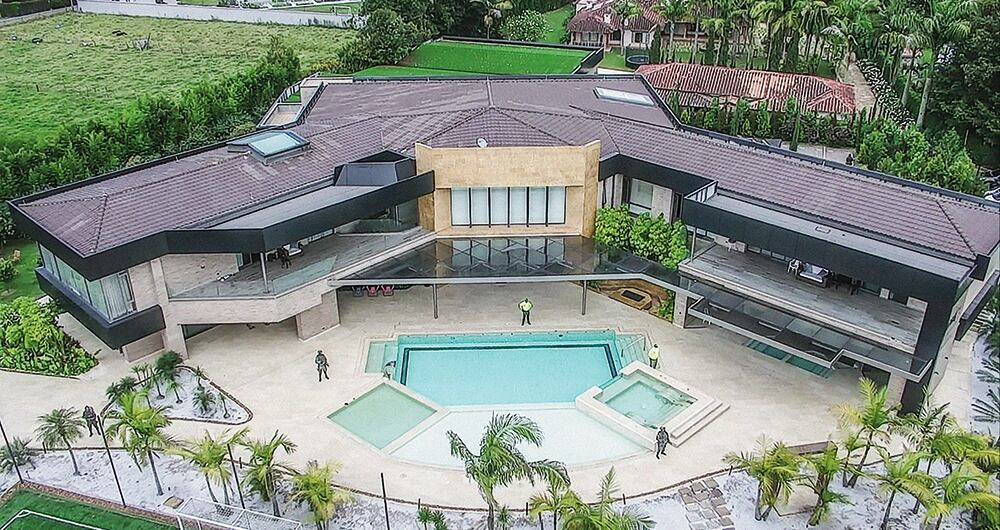    Las autoridades realizaron, en los últimos cinco años, 41 operaciones contra las finanzas de varios narcotraficantes. En total se han afectado bienes avaluados en 15 billones de pesos. 