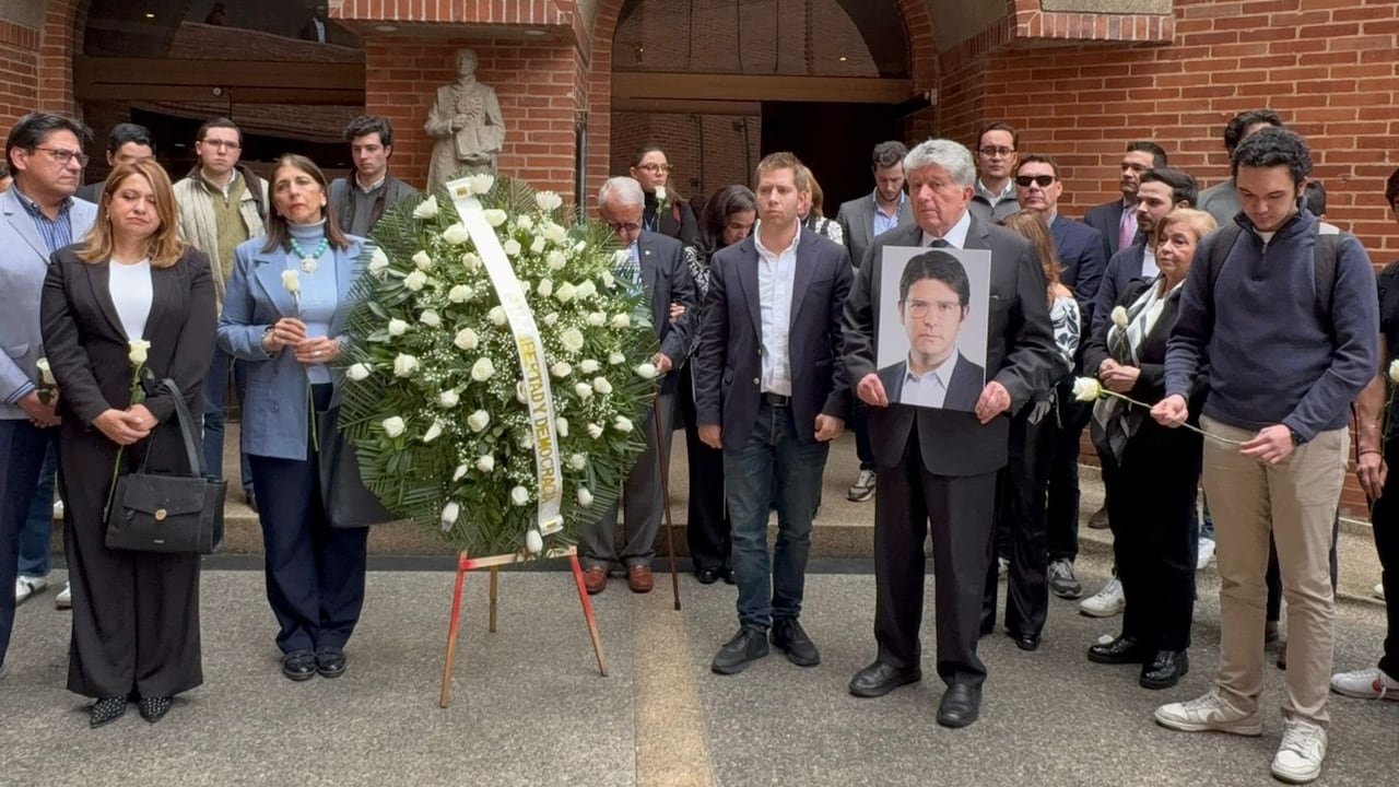 En la Universidad Javeriana se le hizo un homenaje a Miguel Uribe Turbay.