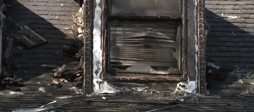 Así quedo la casa de los menores tras el incendio