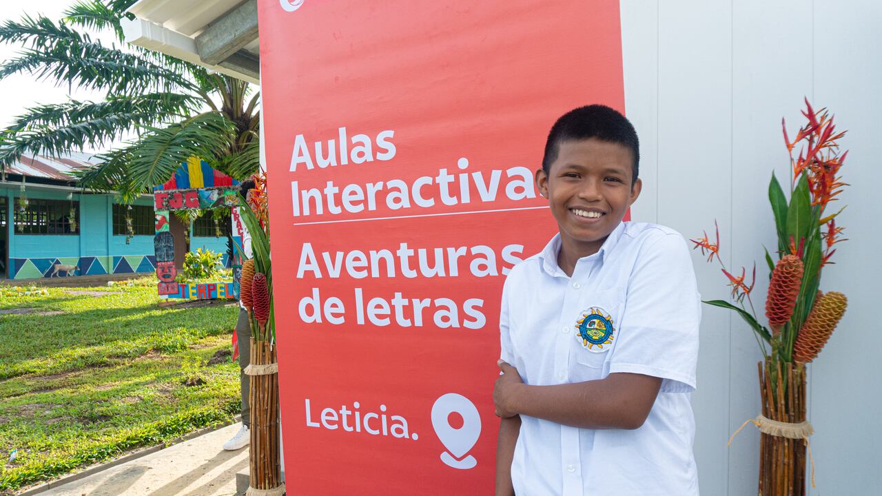 El aula Interactiva de la I.E. Francisco José de Caldas en Leticia, es la quinta que entrega la Fundación Terpel en el país.