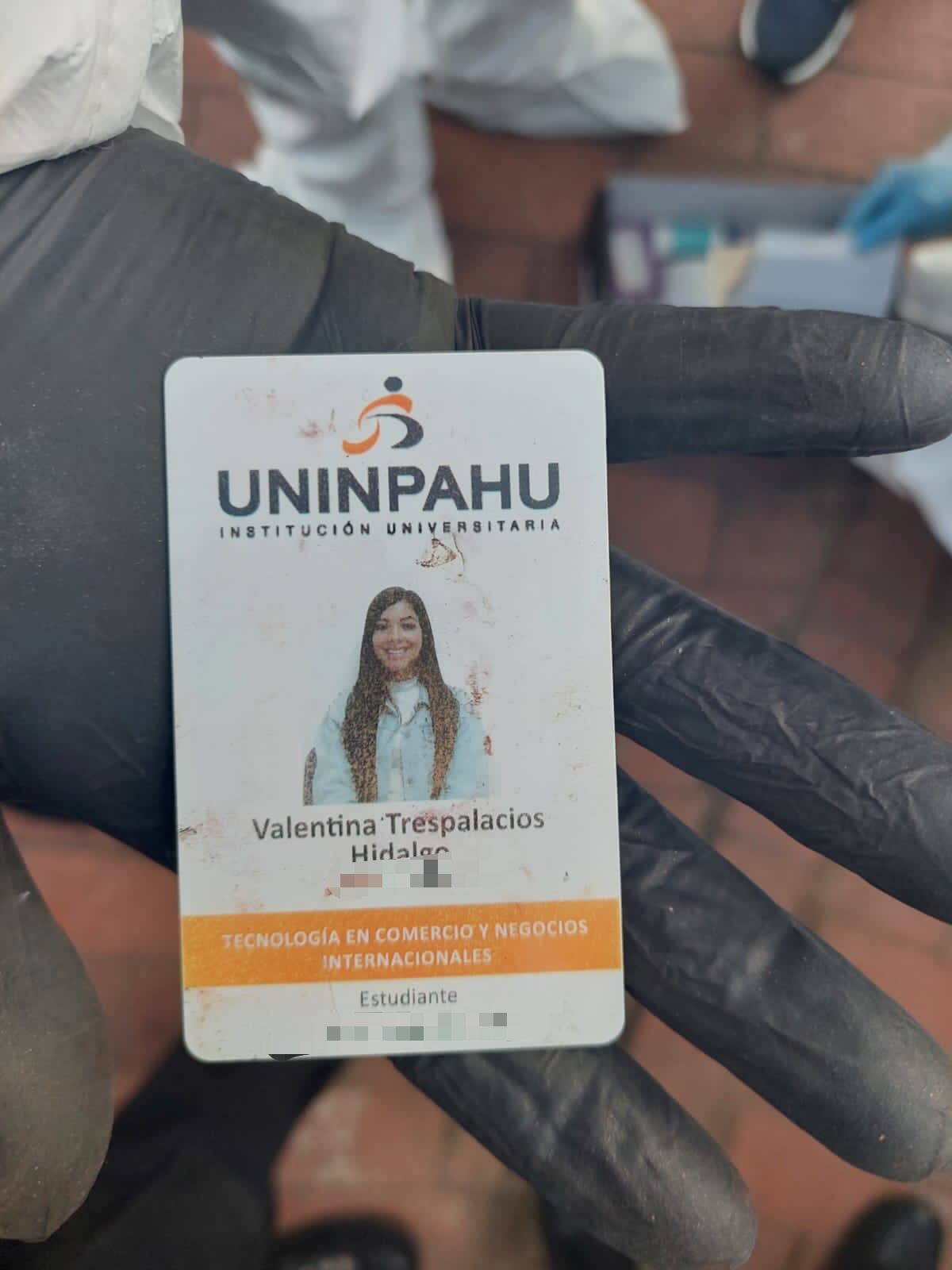 Un carné de Trespalacios, otro de los objetos hallados en la caja negra.