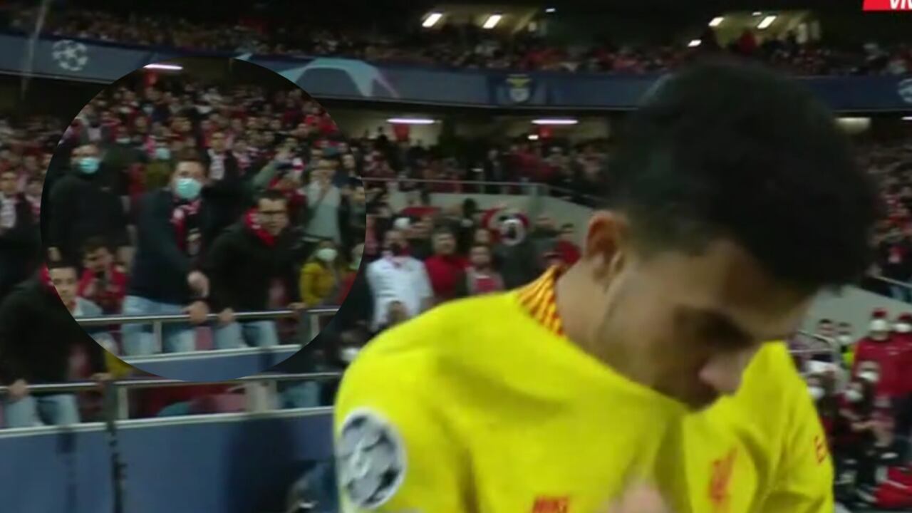 El colombiano celebró su gol enfrente de la hinchada del Benfica que no reaccionó nada bien.