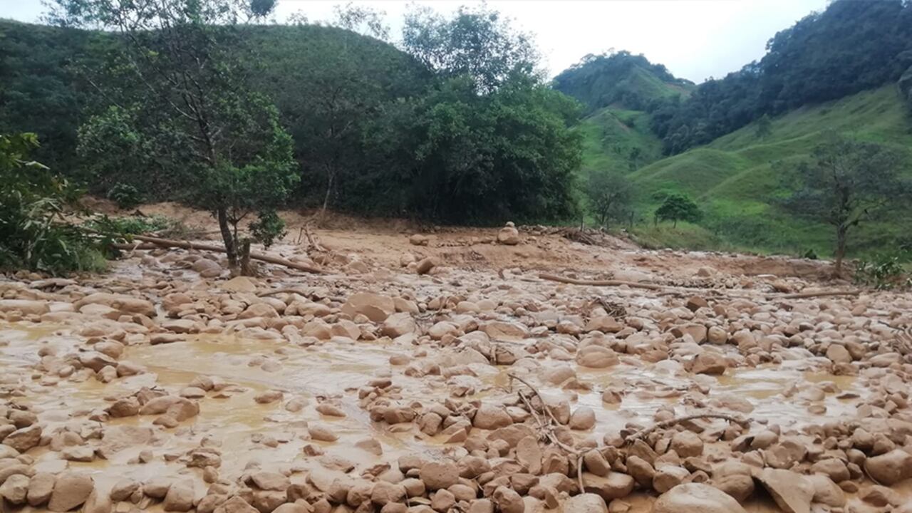 Las fuertes lluvias que se vienen presentando en Ubalá, Cundinamarca, han provocado afectaciones a 1.137 personas, así como el daño permanente a 268 viviendas y 71 vías.