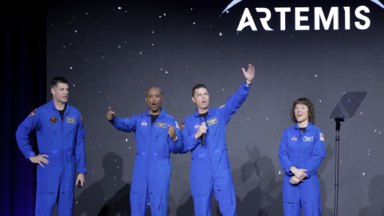 Astronautas que formarán parte de la misión Artemis para 2024