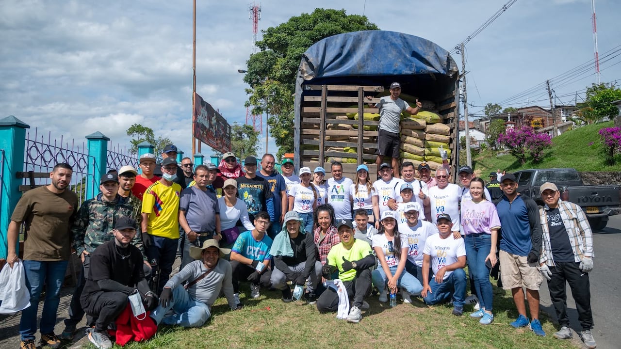 La senadora Zandra Bernal acompañó la iniciativa 'Mineros de Boyacá Solidarios por Colombia', liderada por trabajadores del sector minero.