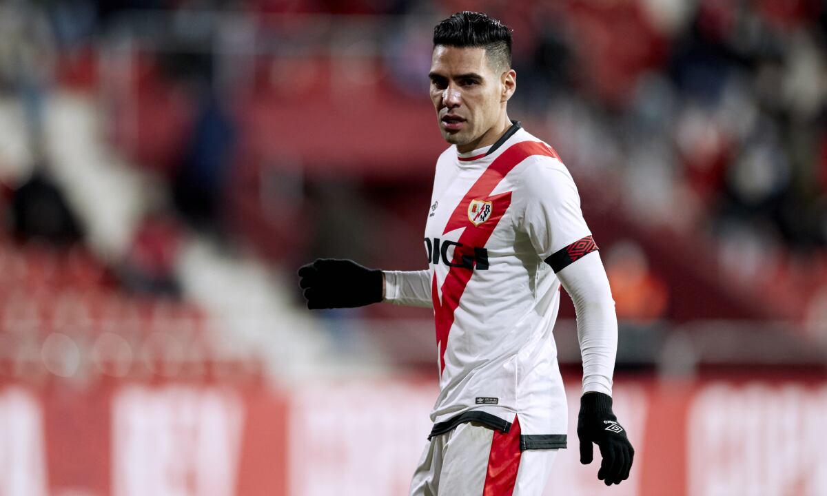 MIRANDA DE EBRO, SPAIN - JANUARY 05: Radamel Falcao of Rayo Vallecano looks on during the round of 32 of the Copa del Rey match between CD Mirandes and Rayo Vallecano at Municipal de Anduva on January 05, 2022 in Miranda de Ebro, Spain. (Photo by Getty Images/Ion Alcoba/Quality Sport Images)