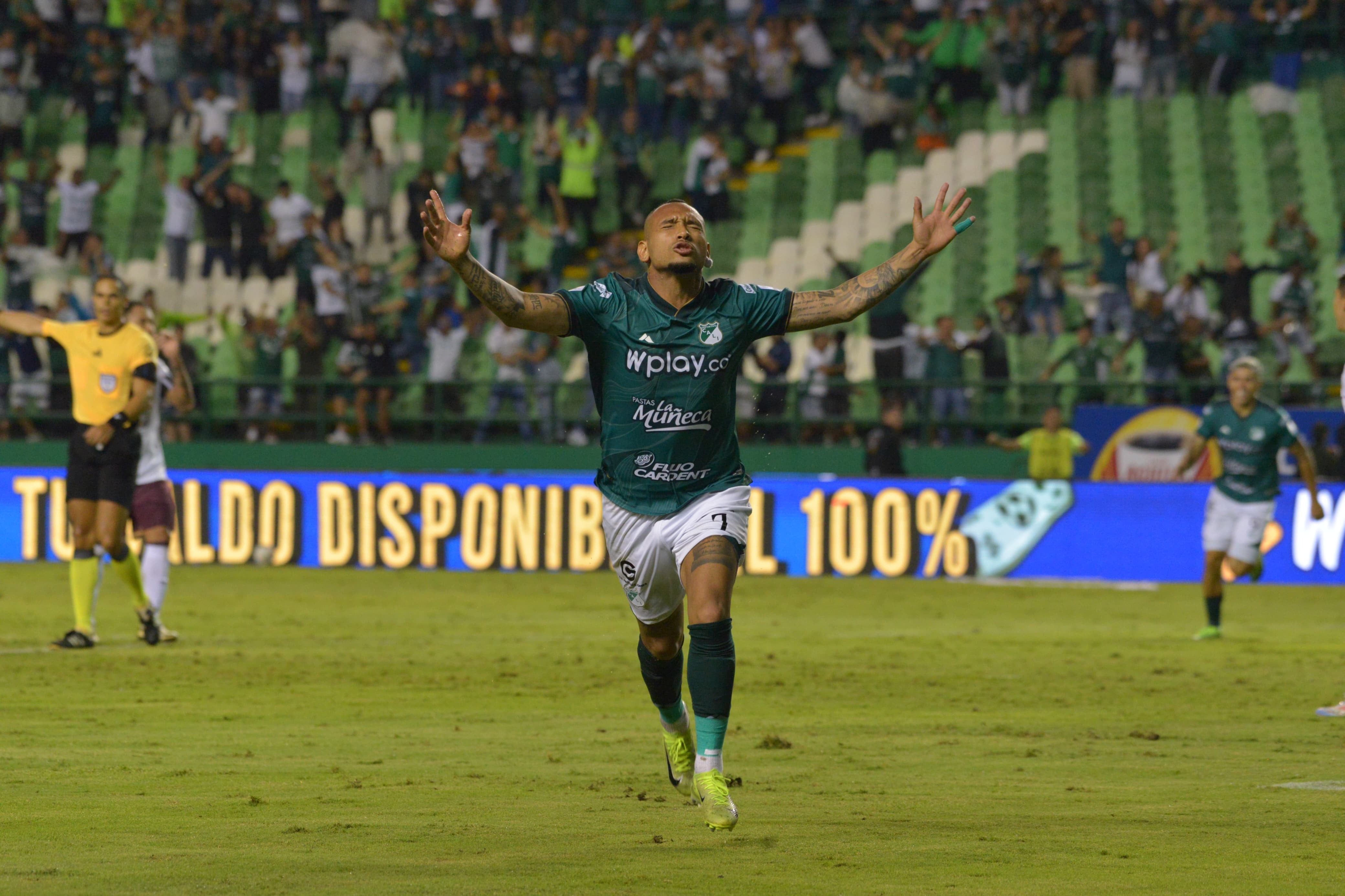 Jarlan Barrera celebra su tanto con el Deportivo Cali ante Deportes Tolima.