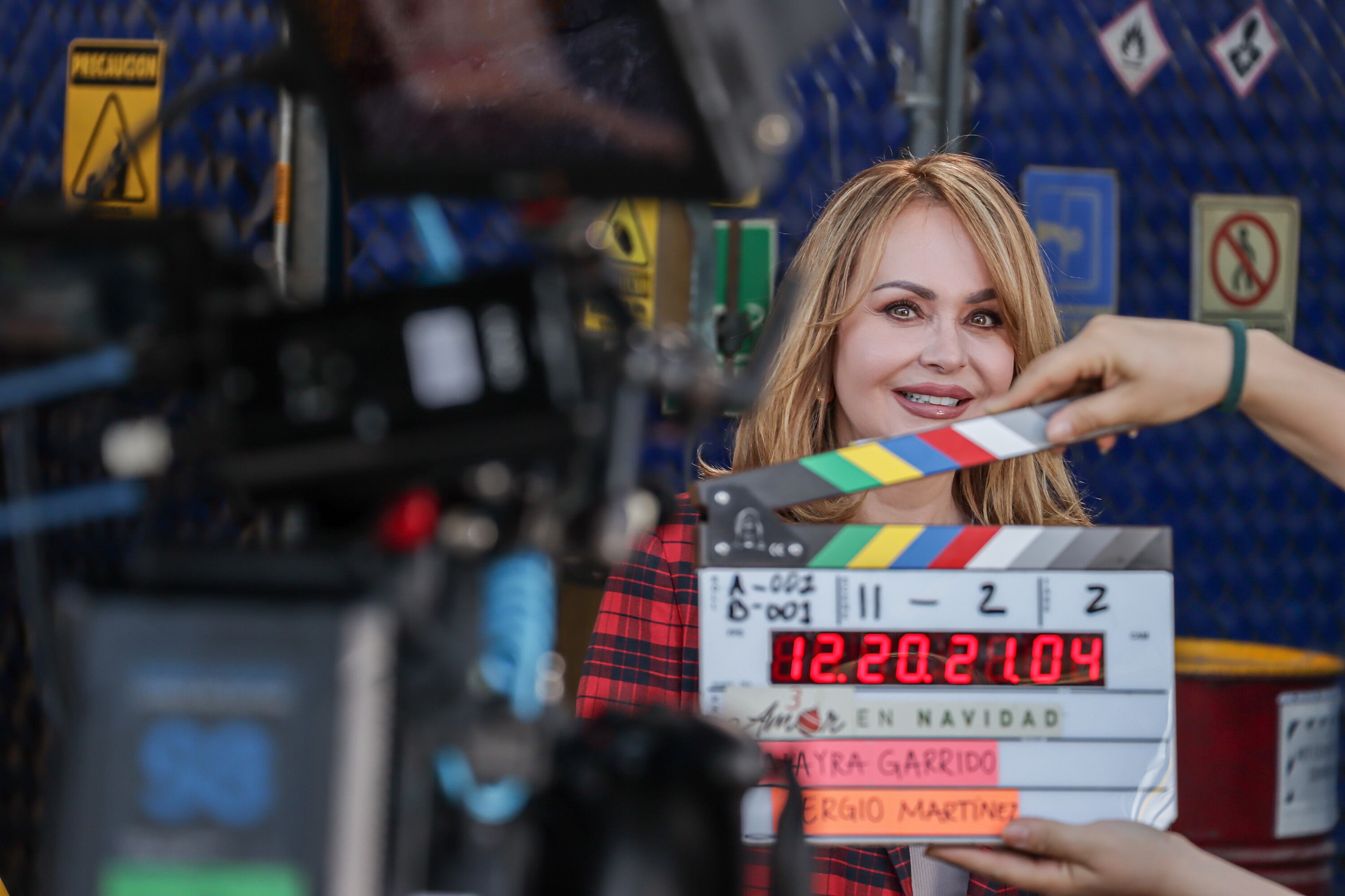 Grabiela Spanic en Amor en Navidad de Lifetime 2024.