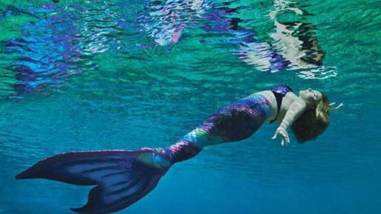 Una de las sirenas del parque Weeki Wachee Springs en Florida.
