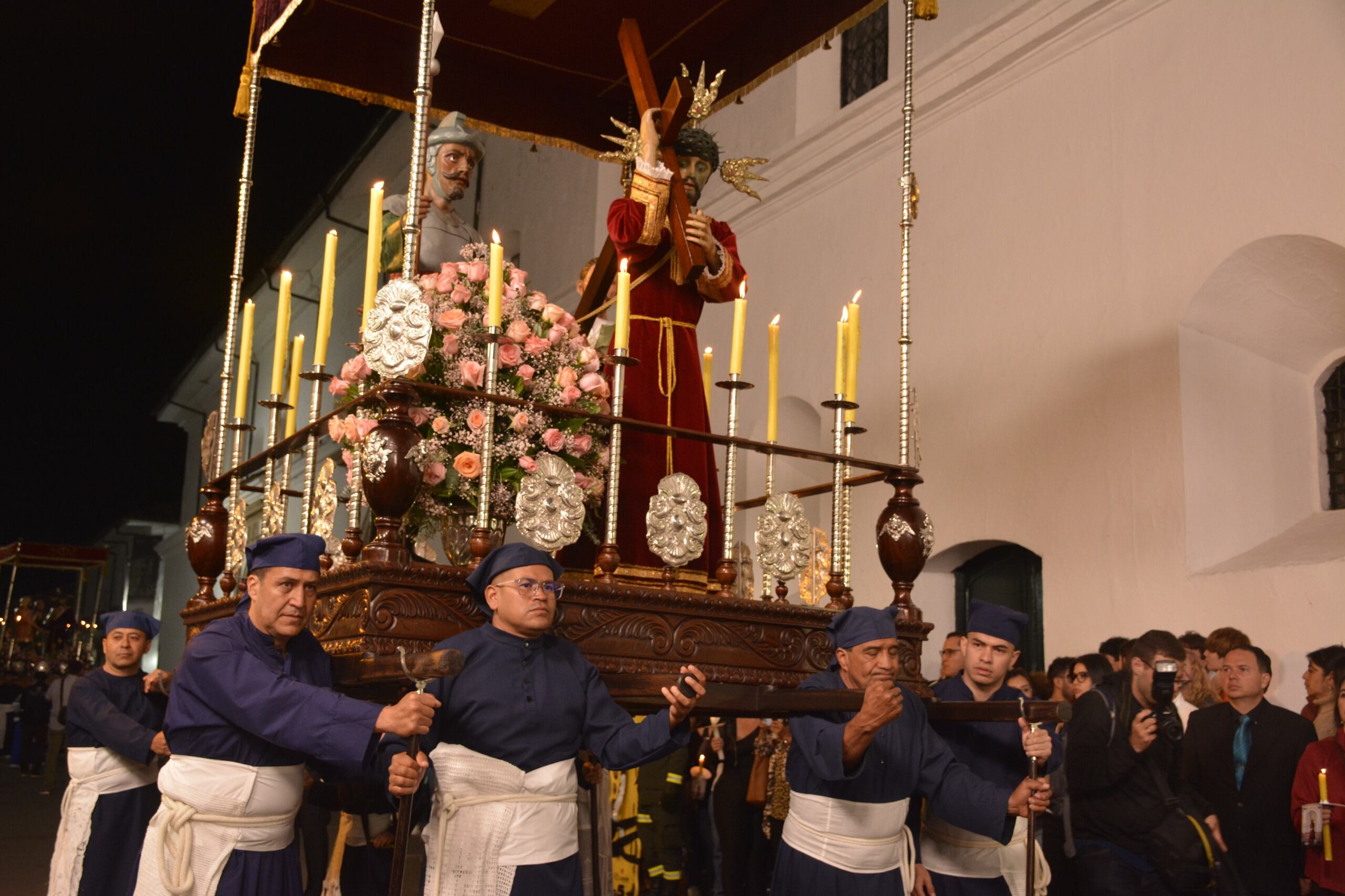 Las procesiones de la Semana Santa es la actividad donde se muestra en todo su esplendor la fe de las comunidades payanesas.