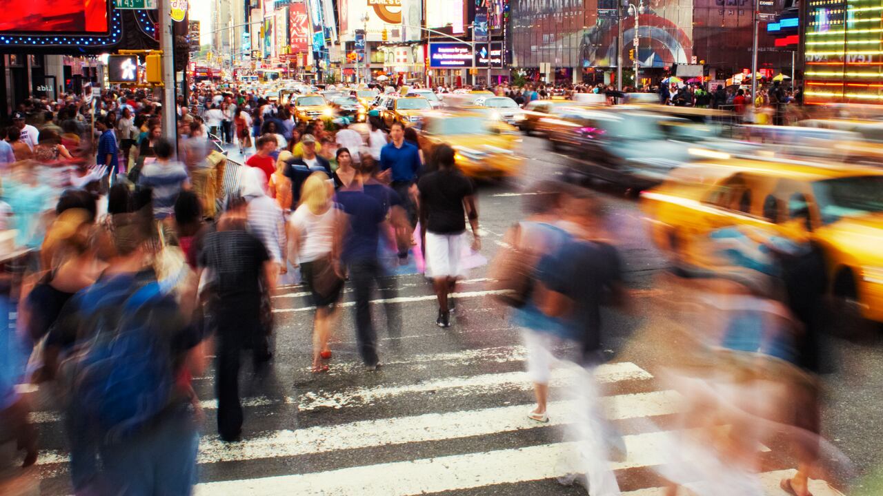 El mercado laboral en Estados Unidos se ha venido recuperando lentamente a pesar de la amenaza latente de la variante delta del coronavirus.