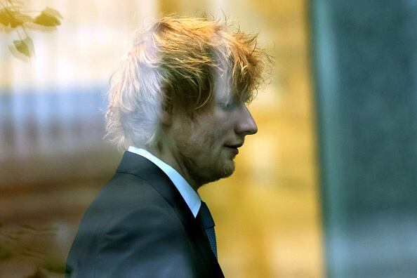 El músico Ed Sheeran llega para su juicio por infracción de derechos de autor en el Tribunal Federal de Manhattan, el 4 de mayo de 2023, en la ciudad de Nueva York.