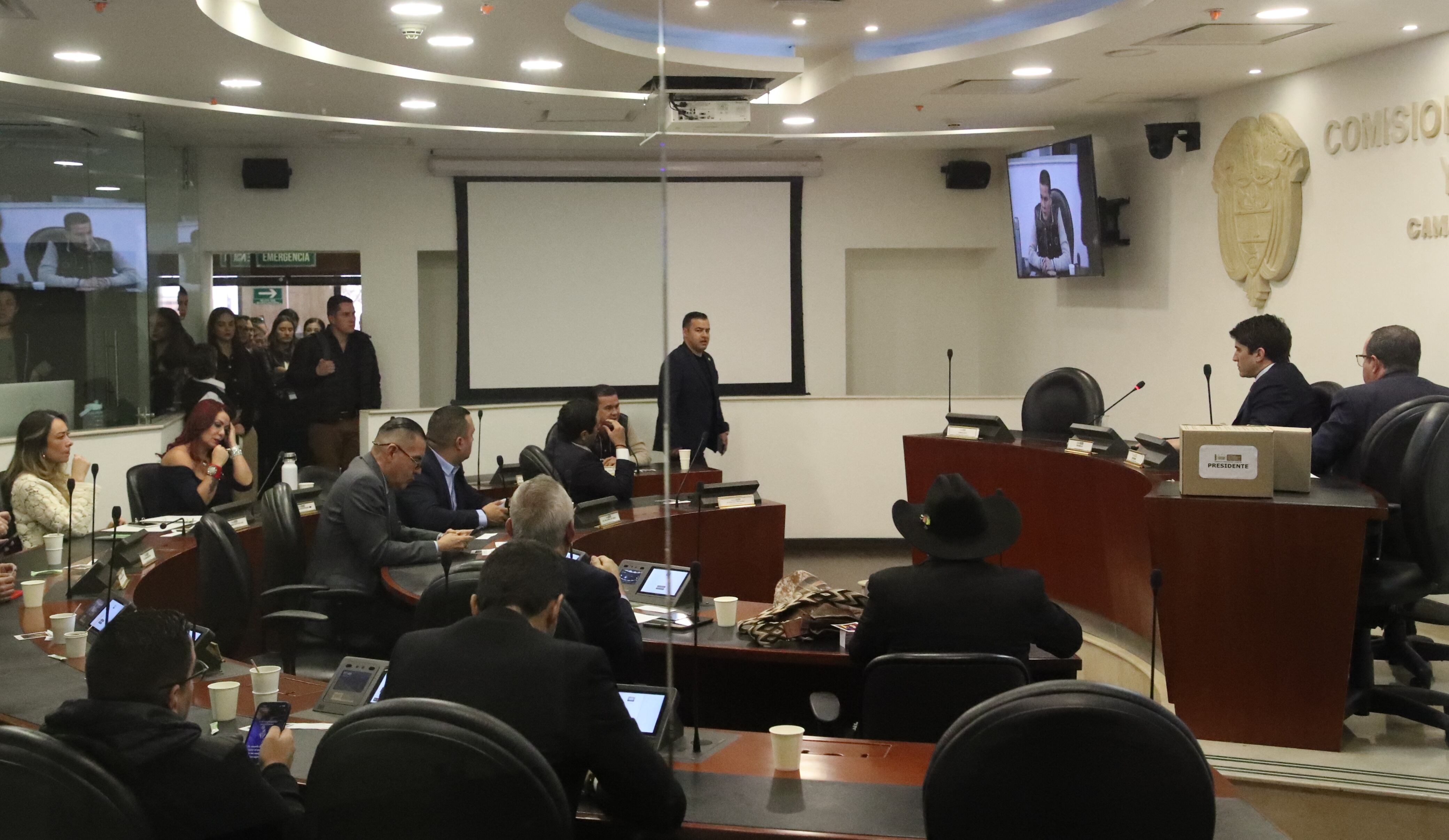 sesión en la que se conformará la nueva mesa directiva de la Comisión de Acusación de la Cámara, que actualmente investiga al presidente Gustavo Petro. La presidencia será disputada por Karime Cotes y Leonardo Gallego, del Partido Liberal.