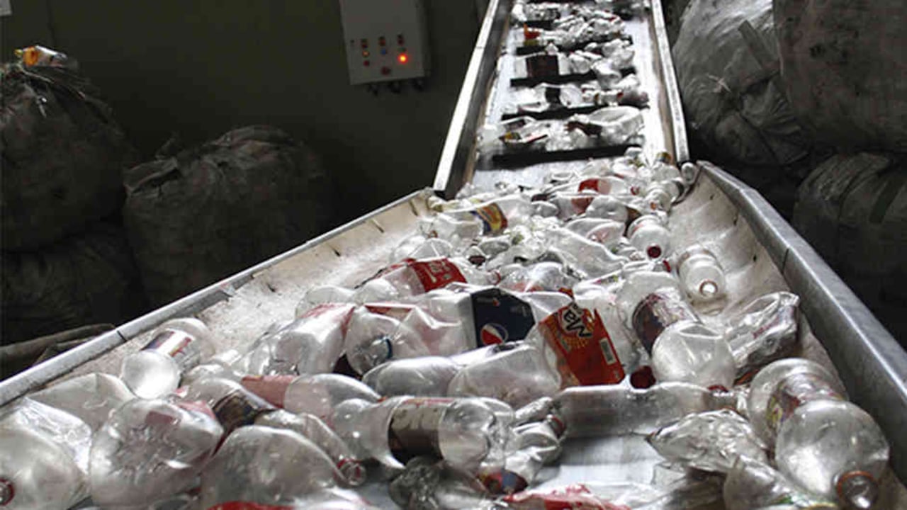 Decidimos dejar de hablar de basura para hablar de residuos, comprendiendo que la gestión de estos es una nueva oportunidad.