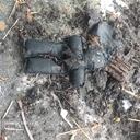 Aparecieron varios muñecos, imágenes, fotografías de personas y otros elementos propios de rituales de brujería en el interior del cementerio El Edén