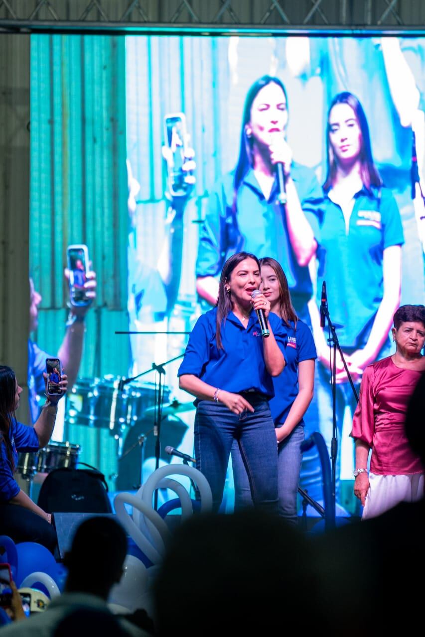 Miyerlandi Torres en su cierre de campaña