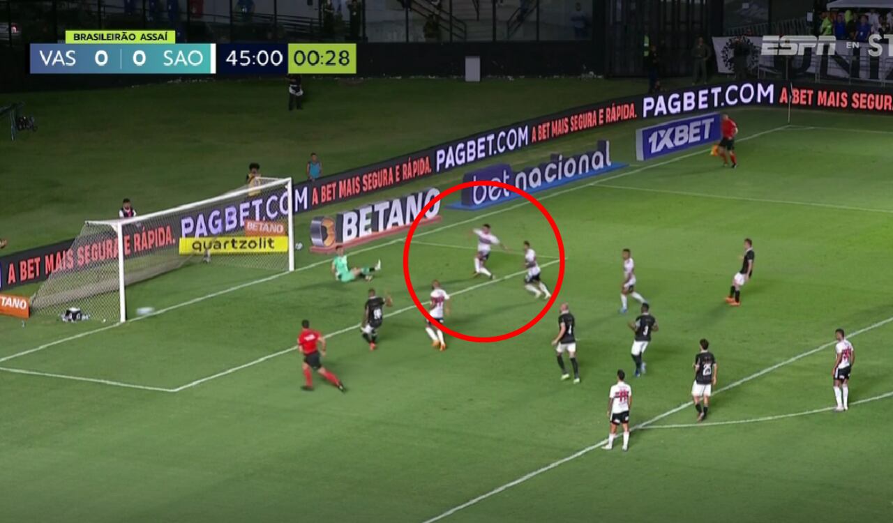 James Rodríguez tuvo error en la definición en su juego con Sao Paulo