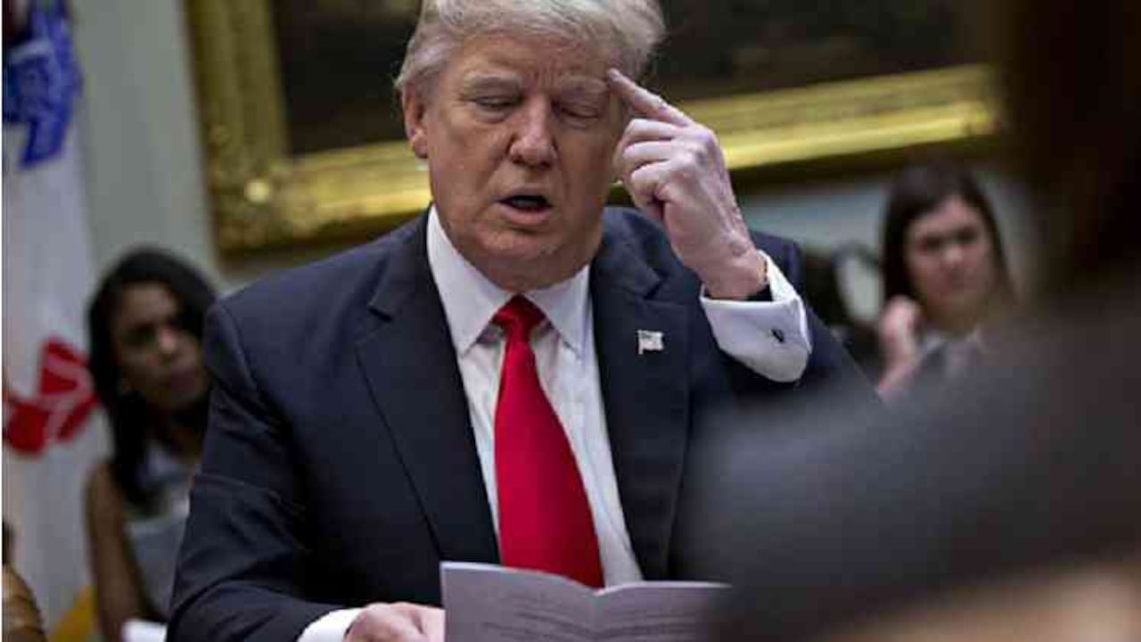 El presidente Trump firmó este martes la orden ejecutiva para eliminar el Plan de Energía Limpia impulsado por Barack Obama.