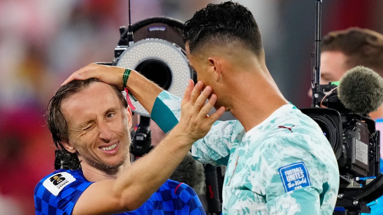 Cristiano Ronaldo despidiendo a Luka Modric tras la victoria de Portugal sobre Croacia.