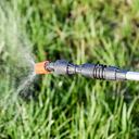 Glifosato - Pulverización de herbicida desde la boquilla del pulverizador manual