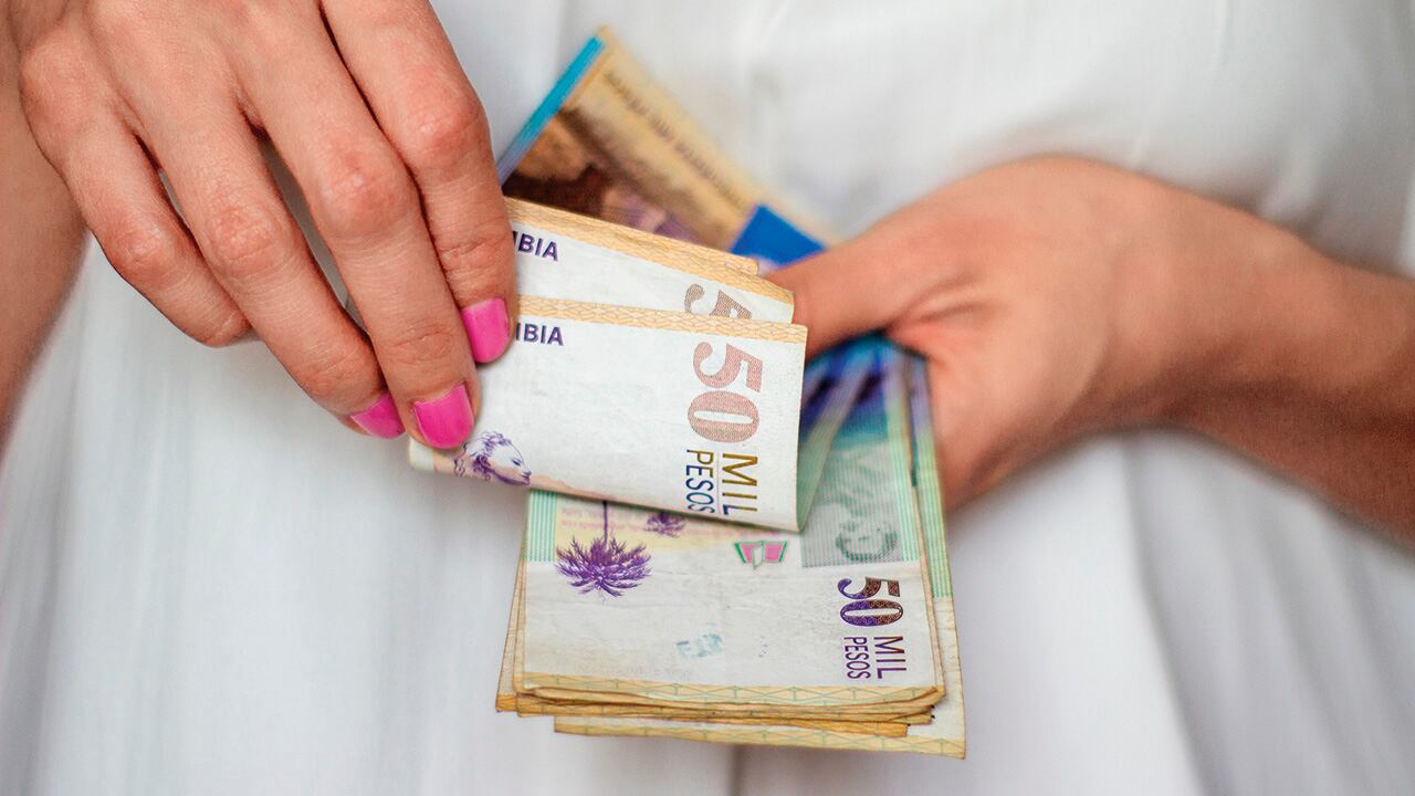 Todos los expertos aclaran que la suspensión del alza del salario mínimo solo producirá efectos a partir de la publicación del nuevo decreto que emita el Gobierno.