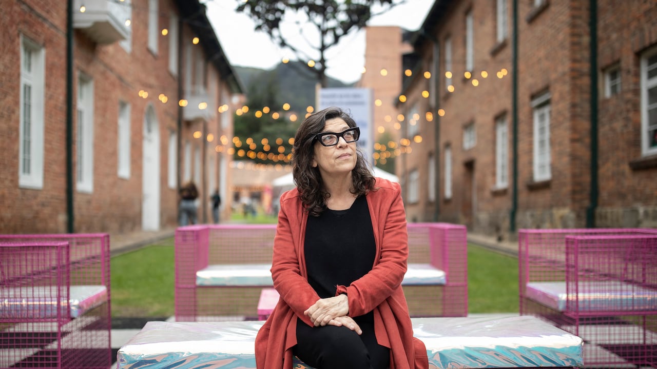 La directora de cine venezolana Mariana Rondón posa para una foto durante una entrevista en el marco del BAM 2026 (Mercado Audiovisual de Bogotá), en Bogotá, el 7 de julio de 2026. Venezuela ya estaba en ruinas cuando ocurrieron los terremotos.