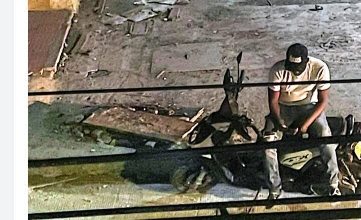 Hombre sospechoso a las afueras de la vivienda del personero.