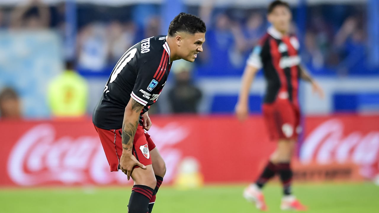 Juan Fernando Quintero se retiró en el primer tiempo del partido contar Velez Sarsfield.