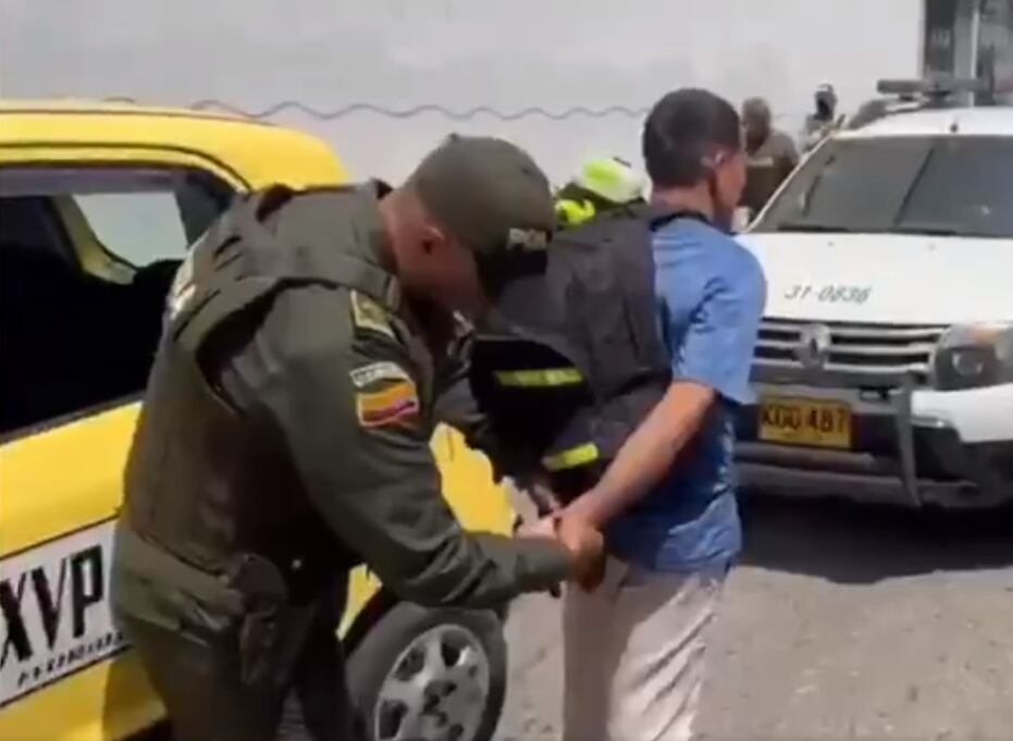 Agresión a agente de tránsito en Bucaramanga.