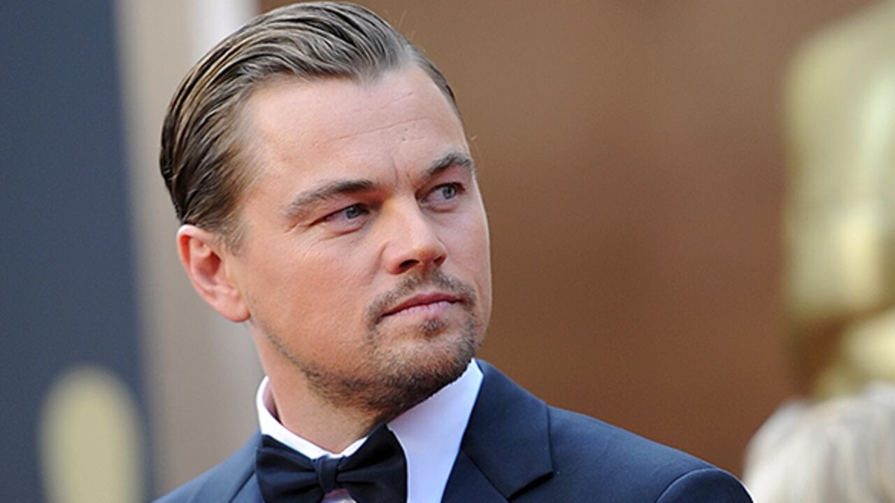 El actor donó 10 millones de dólares de su fortuna para apoyar los esfuerzos bélicos y humanitarios.