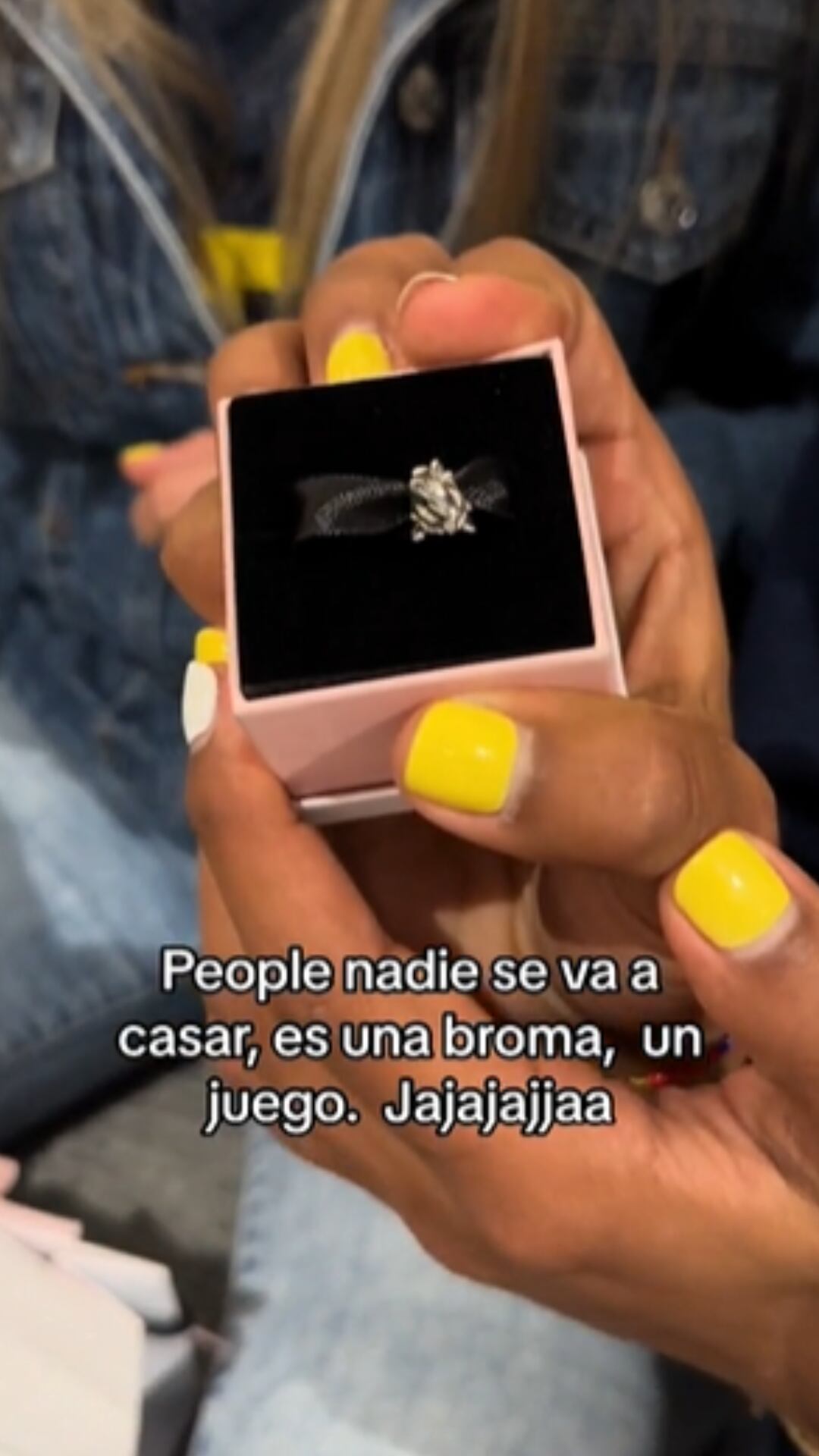 Daniela Arias aclaró que no se va a casar