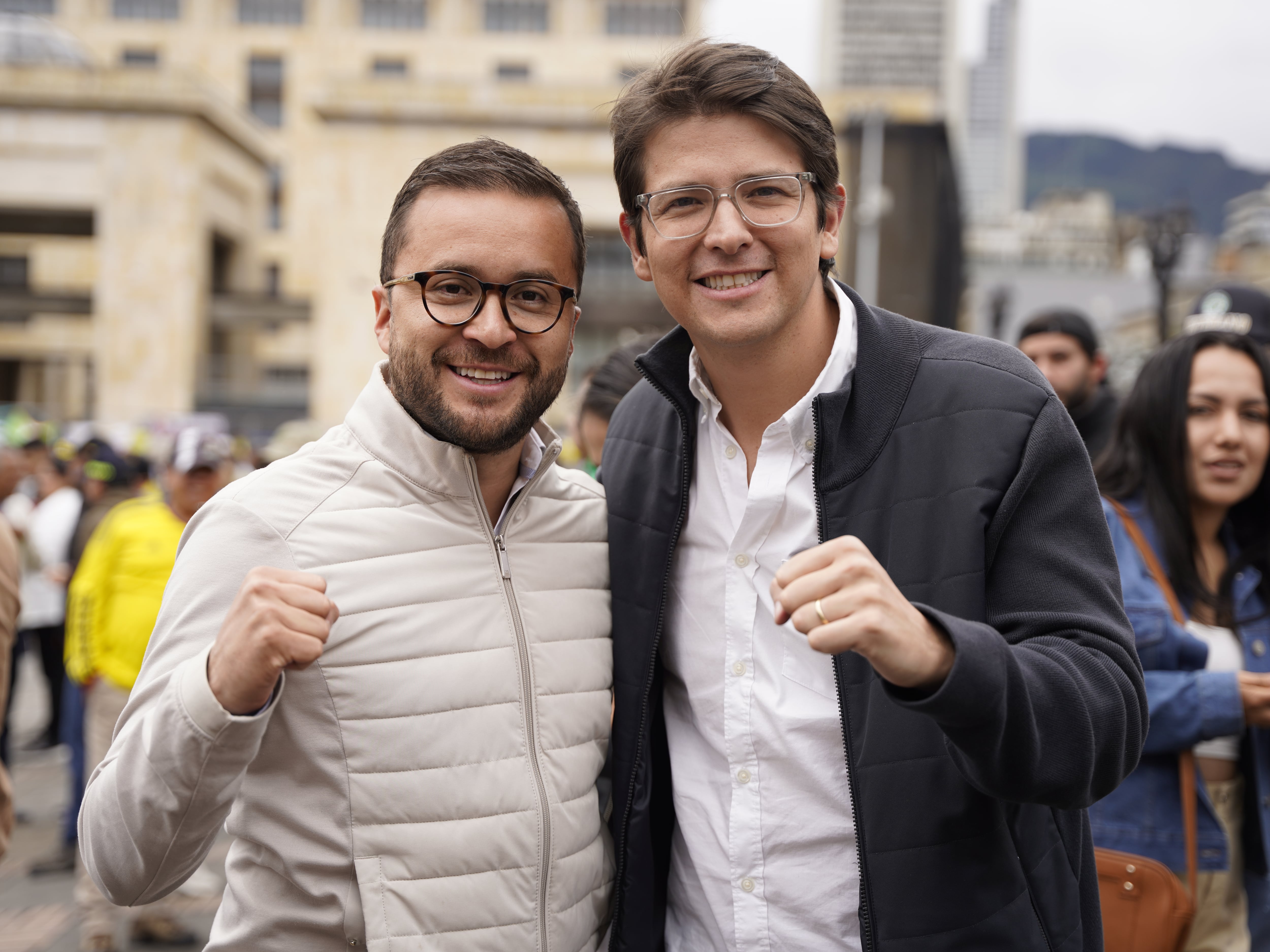 El concejal le dedicó unas emotivas palabras al precandidato presidencial.