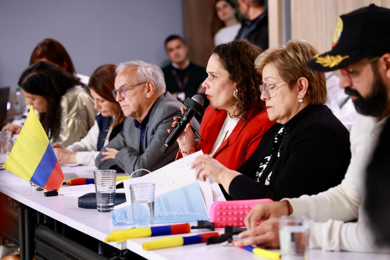 Mesa de concertación entre el gobierno y los transportadores. Tercer día.