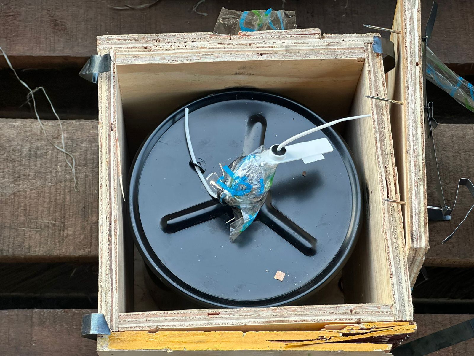 El mercurio líquido es usado en minería ilegal.