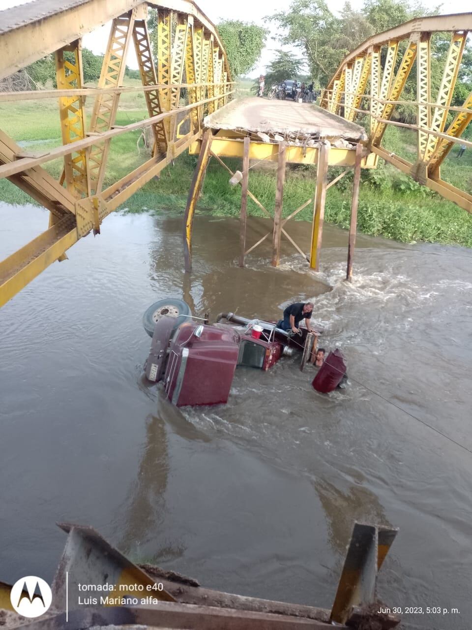 Así quedó el puente tras el colapso.