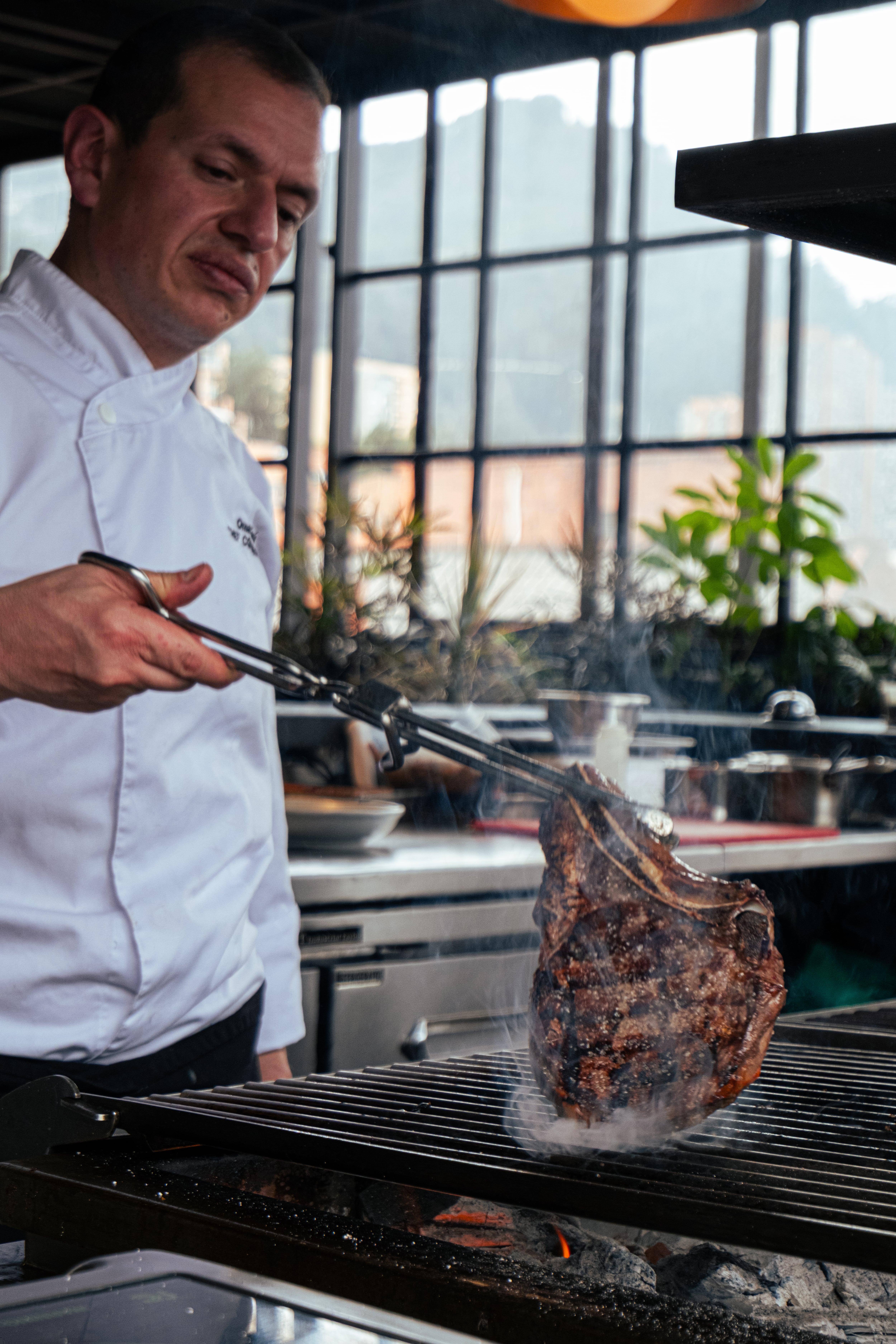 La cocina de Sexto Asador evita adornos innecesarios y concentra todos sus esfuerzos en resaltar el sabor propio de los ingredientes.