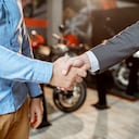 Antes de sumergirse en el proceso de traspaso, asegúrese de estar debidamente inscrito y agende cada paso con cuidado.