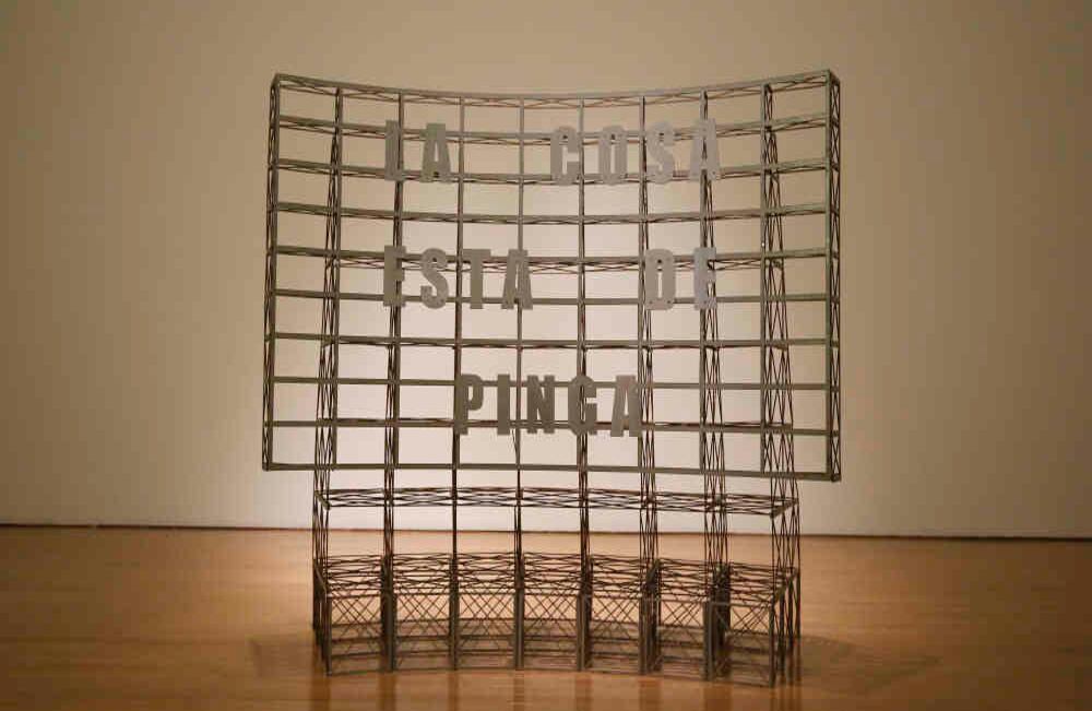 LCEDP, 2014 Zinc galvanizado 126 x 152 x 79,5 cm Colección Privada, Bogotá © Los Carpinteros Cortesía Galería Habana Fotografía: Daniel Martín Corona Foto: Guillermo Torres / Revista Semana