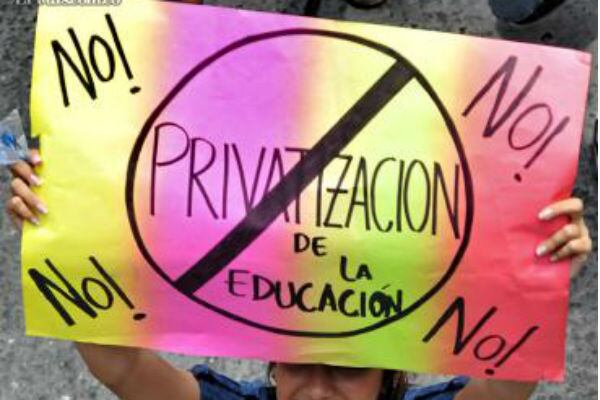 En Cali, la marcha transcurrió en completa calma pese a los desórdenes ocurridos en la Univalle la semana pasada, en los cuales murió un policía.